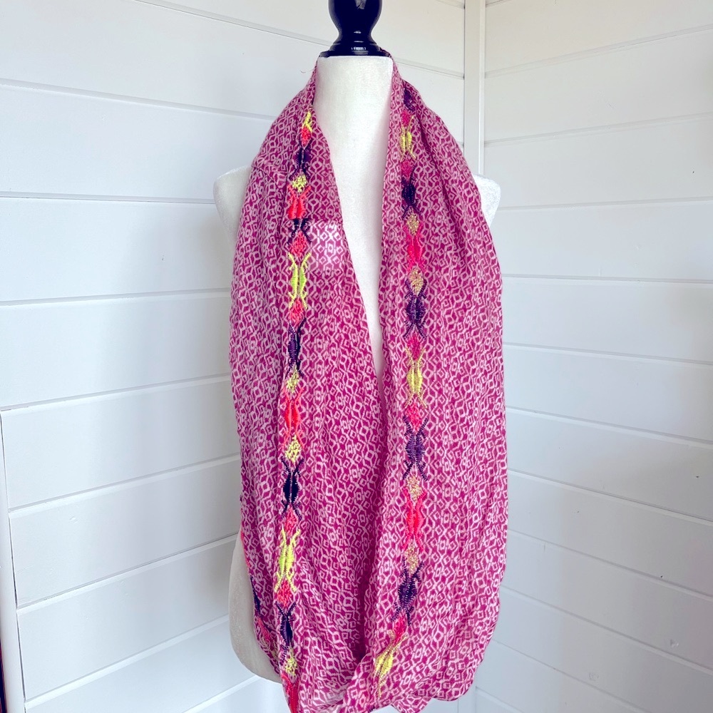 Old Navy Fushia Pink scarf with neon embroidery, great condition